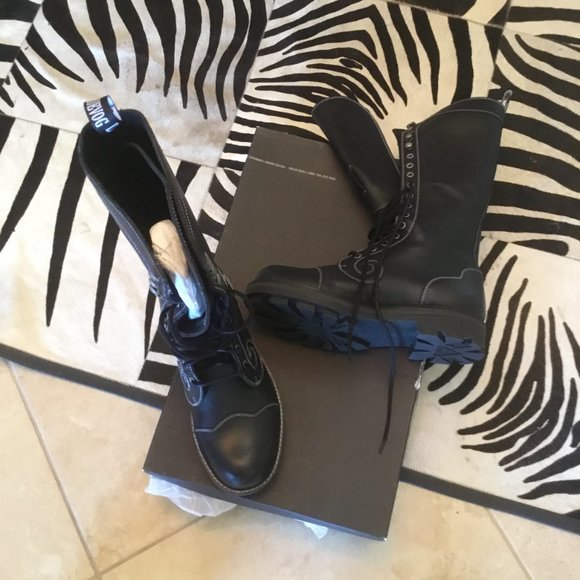 John Fluevog Zachary Boots size 10.5M 12.5W New - Picture 2 of 4
